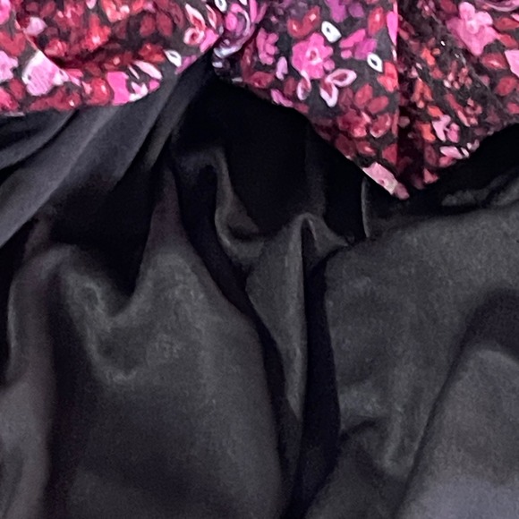 Torrid Women's Peplum Shirred Keyhole Smocked Blouse Sz 3X  Burgundy Paisley - Picture 16 of 16